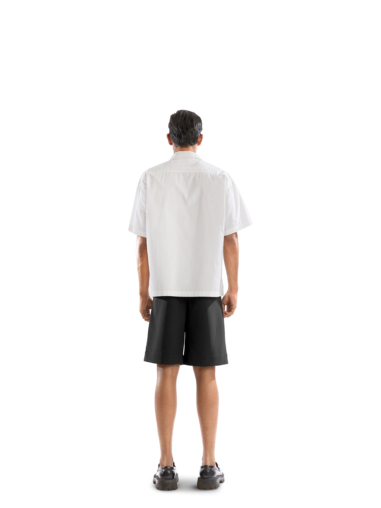 Black pet pleated shorts