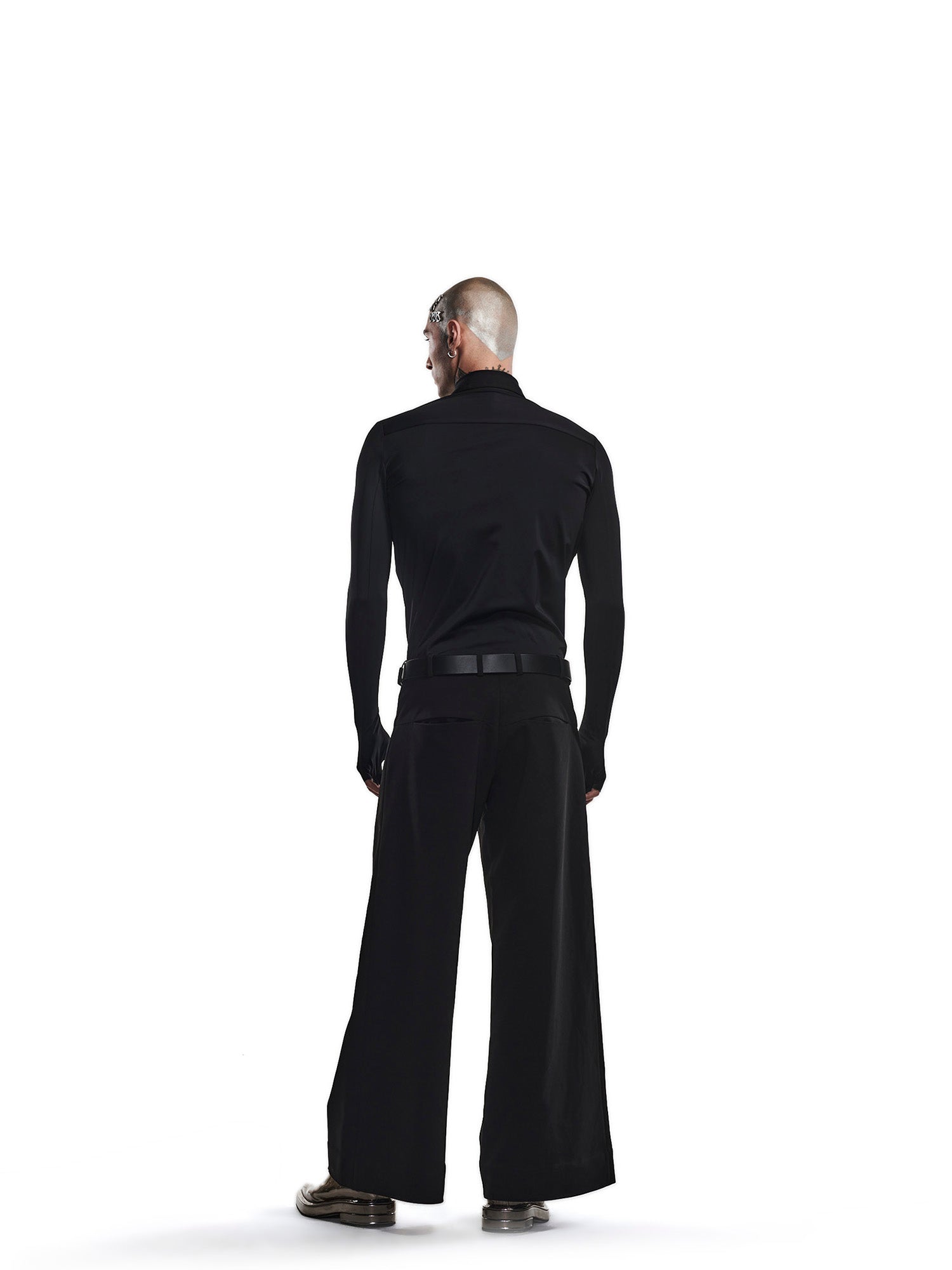 Black econyl gloved shirt